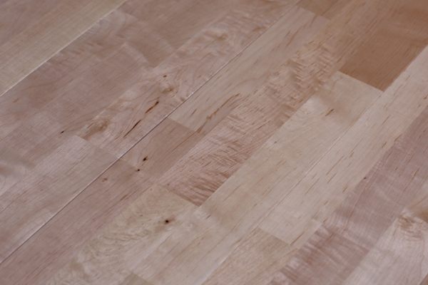 那有体育地板行业品牌