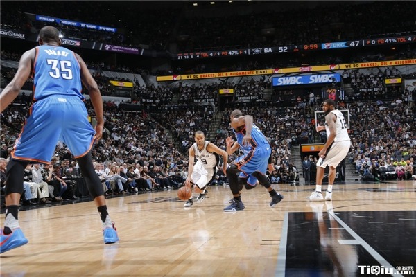 双龙骨篮球体育木地板环保