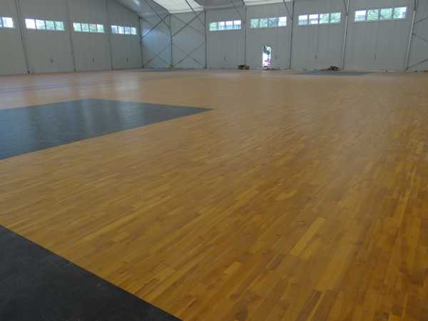 单龙骨运动场馆木地板维护保养