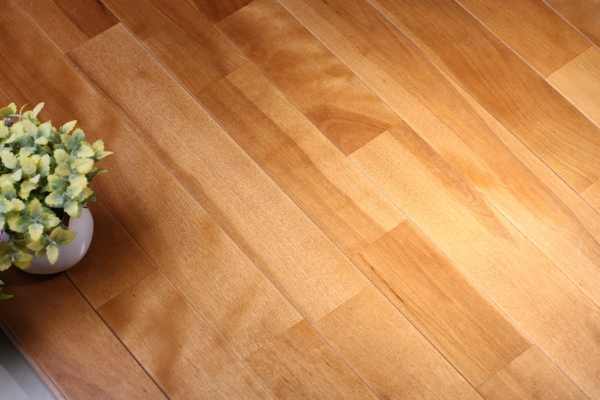 单龙骨运动场馆木地板维护保养