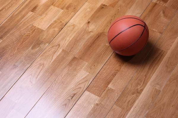双龙骨篮球馆木地板怎样保养