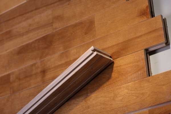 双龙骨运动型木地板如何保养