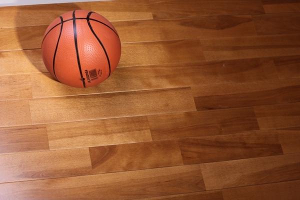 有什么体育运动木地板承载力