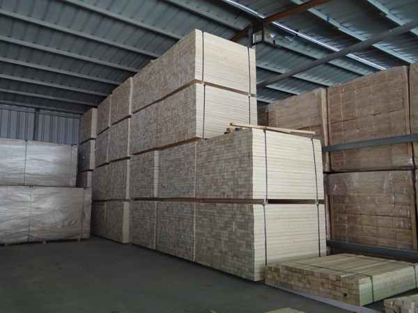 中学运动木地板如何保洁