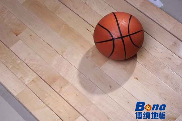 中学体育运动木地板怎么保养