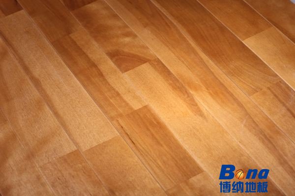 有什么体育运动木地板清洁保养