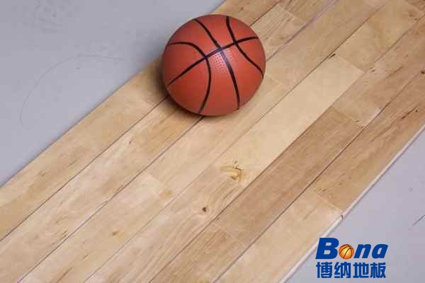 有什么篮球运动木地板特点