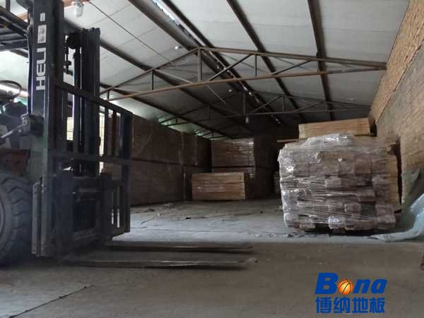 专业篮球运动木地板清洁保养