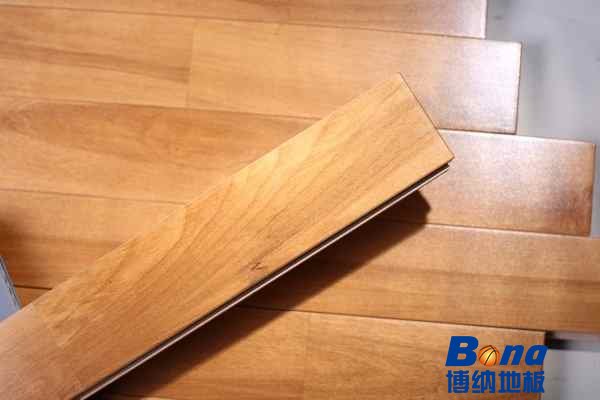 有什么体育运动木地板的变形量