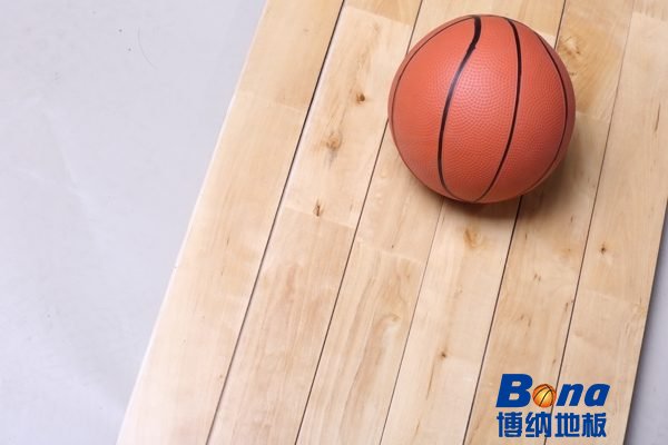 中等体育运动木地板维护保养