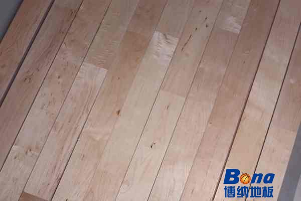 有什么运动木地板耐磨层