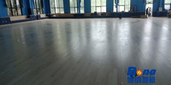 那有体育篮球木地板价格低