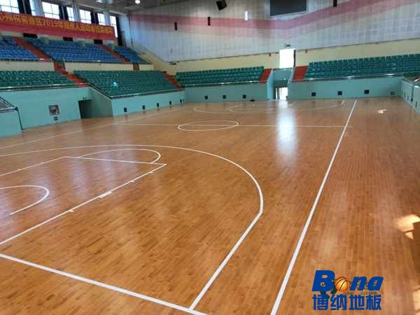 用什么运动木地板耐磨层