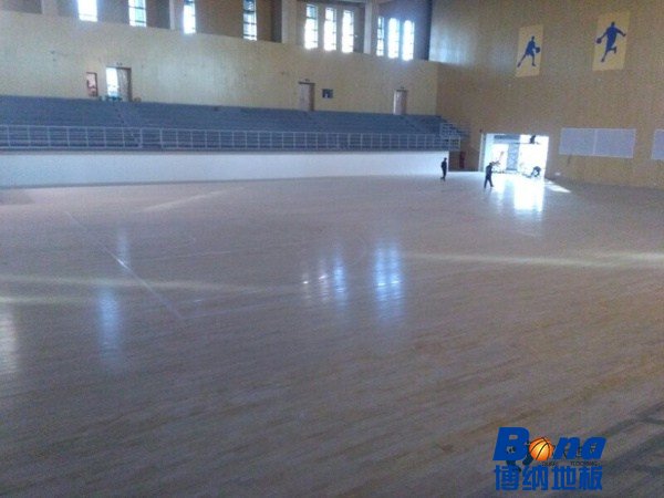 用什么运动木地板耐磨层