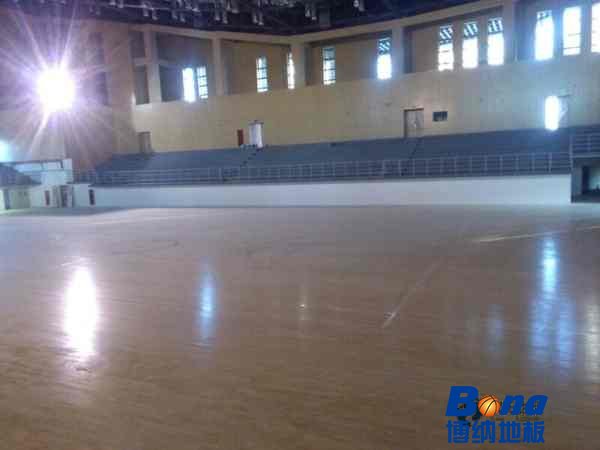 用什么运动木地板耐磨层