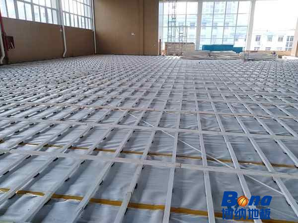 用什么运动木地板生产线设备