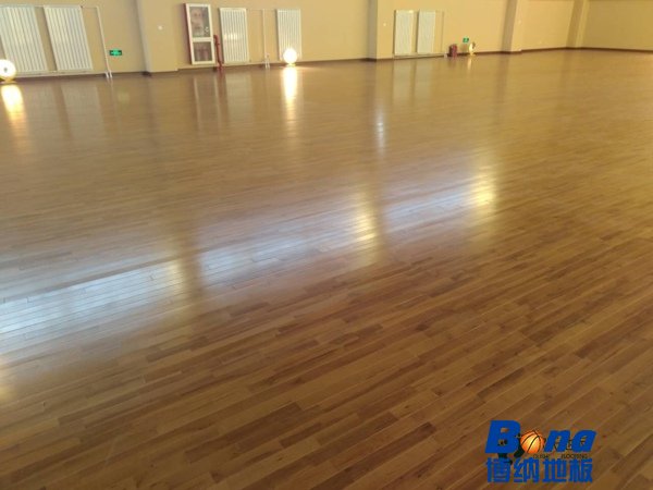 用什么运动木地板检测数据