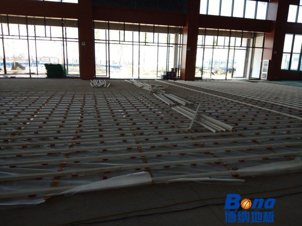 那有篮球木地板多少钱