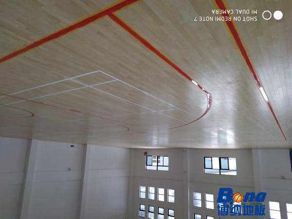 好看的体育篮球木地板多少钱