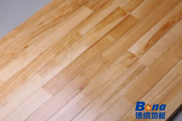 中学篮球运动木地板保养