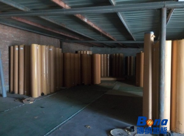 中学篮球运动木地板保养