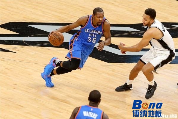 主辅龙骨体育运动木地板保养方法