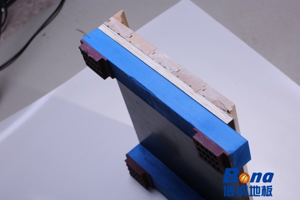 中等体育运动木地板保养知识