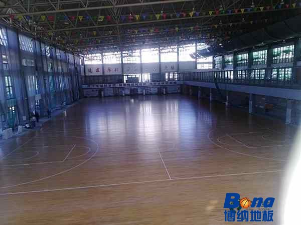 寻求篮球体育地板施工价格