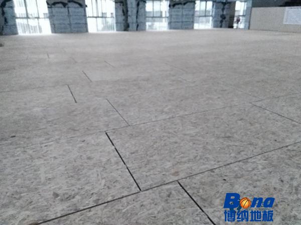 用什么篮球体育地板价格一般多少钱一平方米