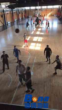 行业体育地板大概多少钱