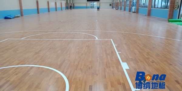 行业体育地板大概多少钱
