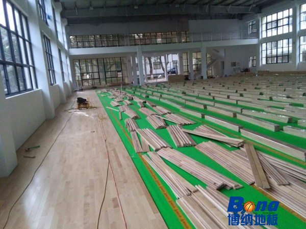 室内运动木地板为什么会鼓起来