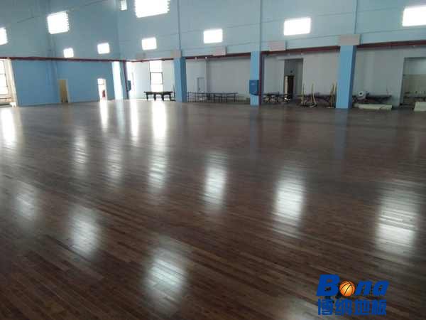 定制篮球体育地板施工费用