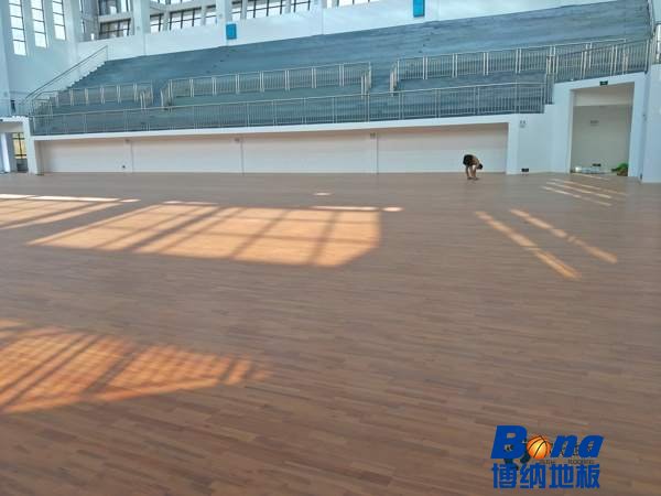 用什么体育地板哪个便宜