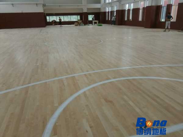 好用的体育地板安装费用